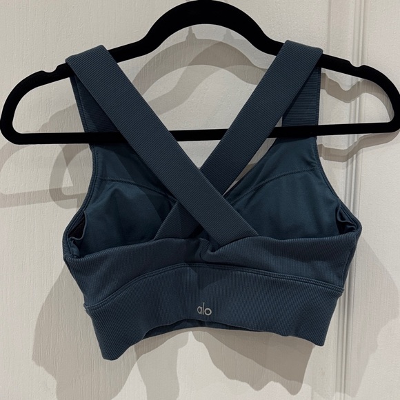 Alo Emulate Bra - Picture 5 of 6